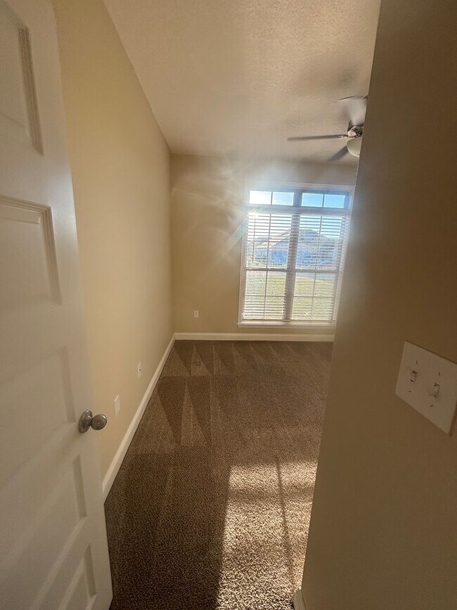 Building Photo - Home in Knights Landing