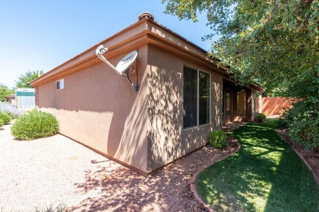 Building Photo - 253 S 260 W