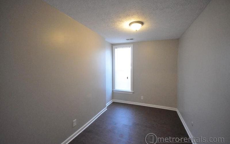 Building Photo - 452 W 3rd Ave