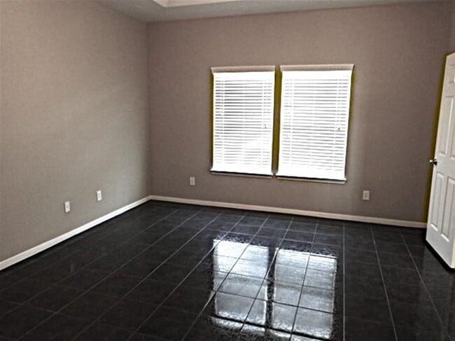Building Photo - 4111 Mt Everest Way