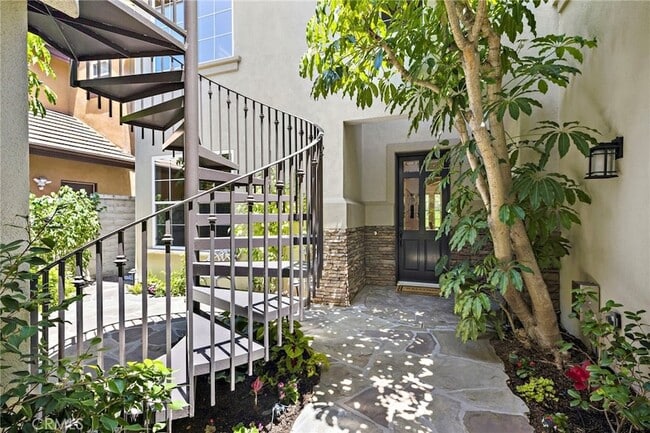 Building Photo - 48 Downfield Way