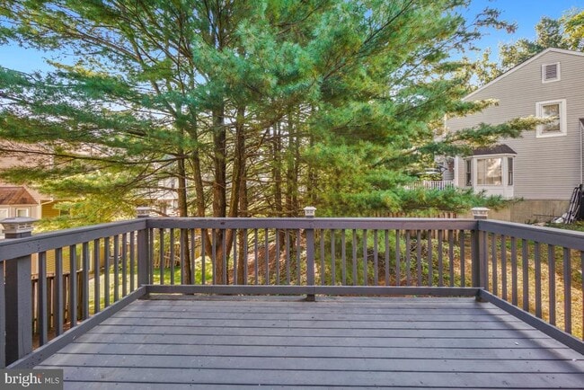 Building Photo - 8 Almanac Ct