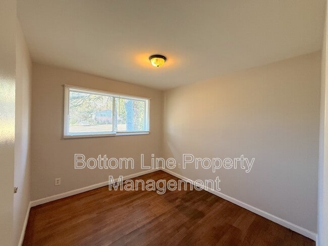 Building Photo - 2719 Thornton Rd