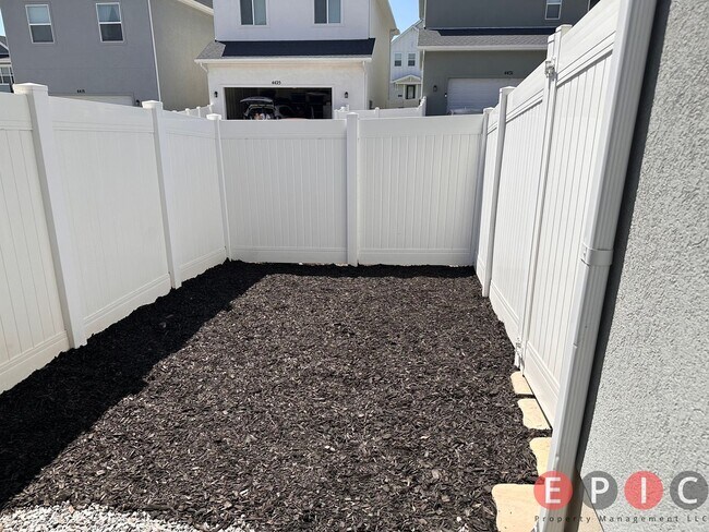 Building Photo - Beautiful Home in Lehi