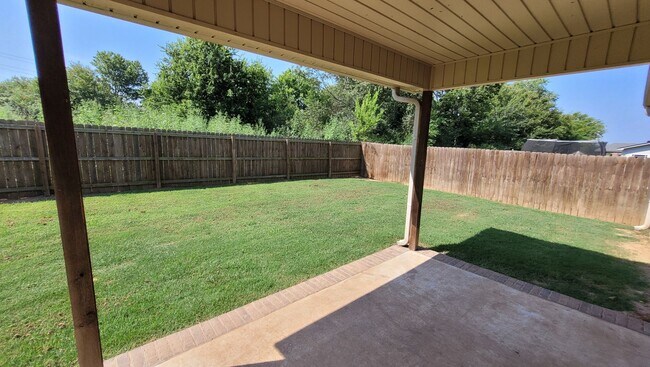 Building Photo - Beautiful 3 Bedroom Home in Southfield Hei...