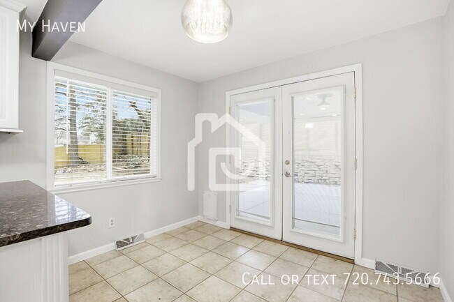 Building Photo - 2351 S Garland St