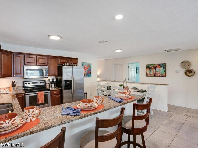 Building Photo - 625 97th Ave N