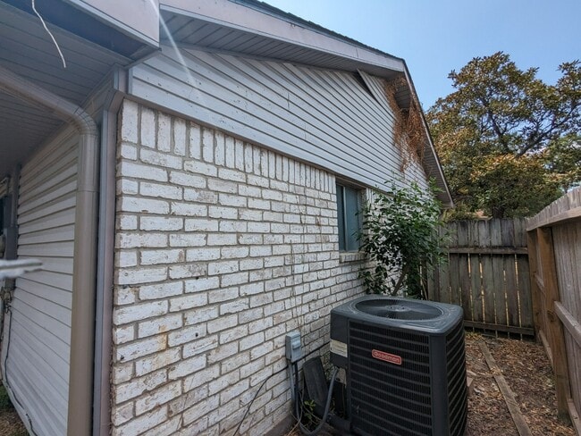 Building Photo - 1765 Aden Mist Dr