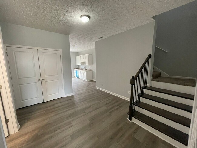 Building Photo - 1856-1858 Blackwell Road Duplex