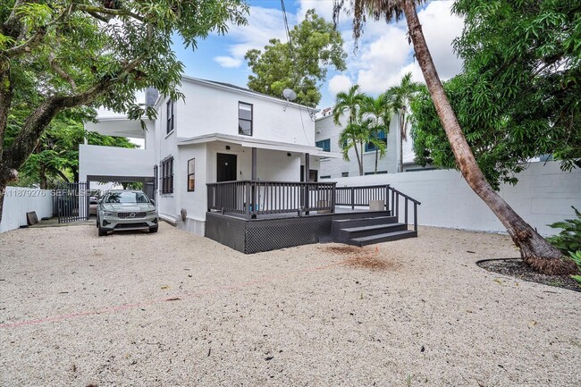 Building Photo - 177 NE 44th St