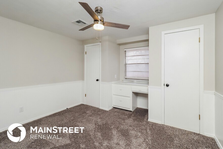 Building Photo - 8112 NW 30th St