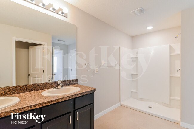 Building Photo - 5227 San Palermo Dr