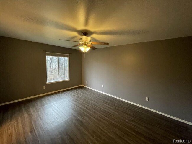 Building Photo - 1079 River Ridge Cir