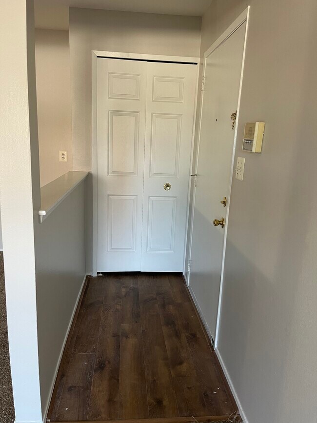 Building Photo - 44457 Savery Dr