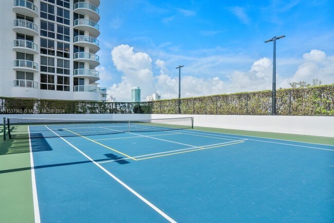 Amenities - 6365 Collins Ave