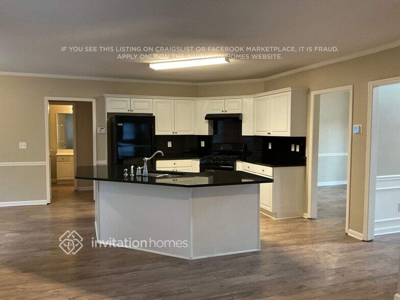 Building Photo - 655 River Overlook Dr NW