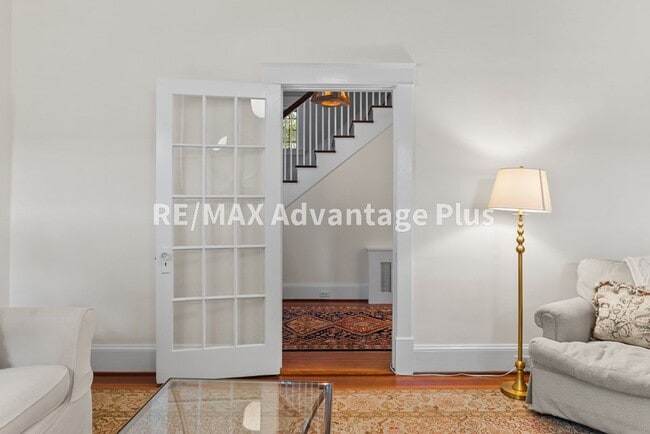 Building Photo - Spacious home located in The Avenues