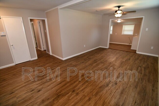 Building Photo - 3454 Harrison St