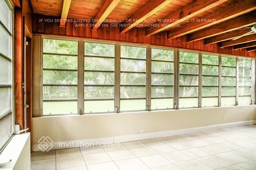 Building Photo - 245 NW 124th St