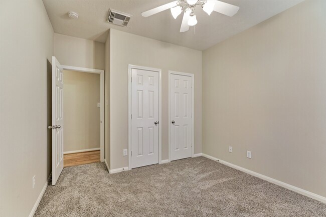 Building Photo - 126 S Regan Mead Cir