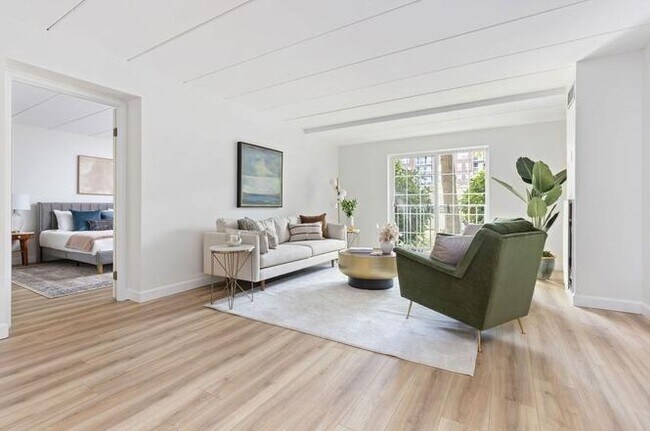 Building Photo - Boatsw