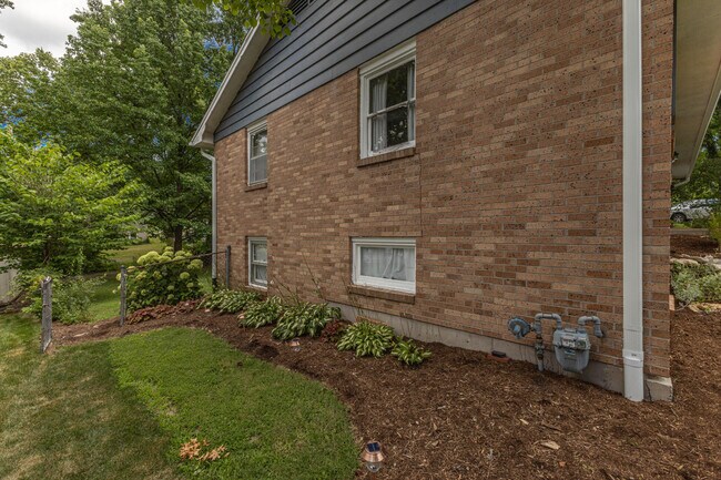 Building Photo - 3312 Lynnwood Dr