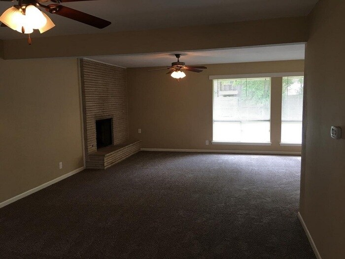 Building Photo - 1514 Regina Ct S