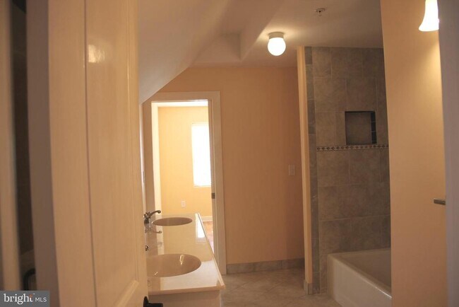 Building Photo - 11432 Wollaston Cir