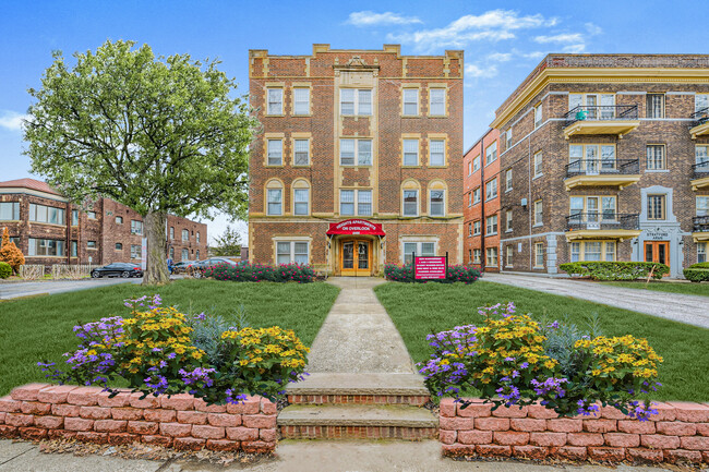 Building Photo - Heights Apartments on Overlook