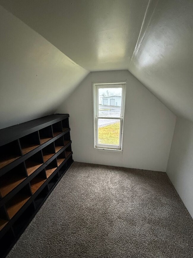 Building Photo - 4bd 1ba Home