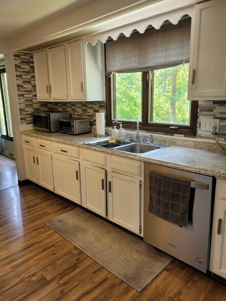 Building Photo - 70 Twilight Ln