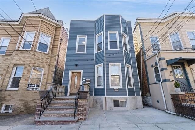 Building Photo - 1902 Palisade Ave