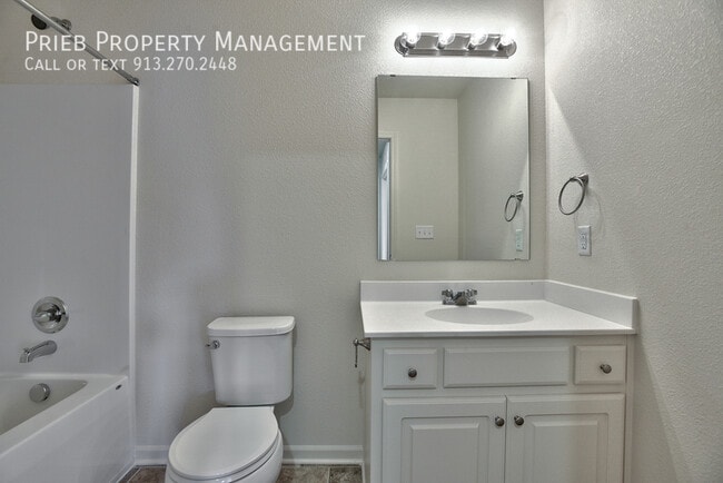 Building Photo - 12611 S Benedict St