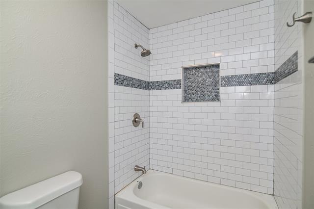 Building Photo - 7616 Parkwood Ln