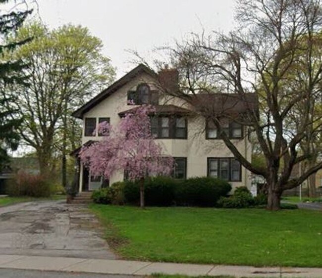 Building Photo - 459 Winton Rd