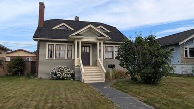 Building Photo - Charming 3 Bedroom House in Downtown