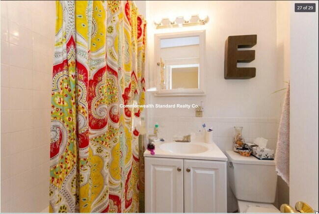 Building Photo - 27 Glenville Ave