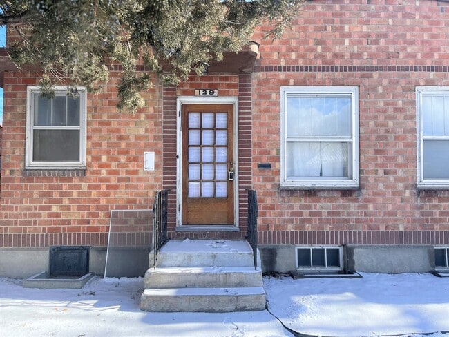 Building Photo - Charming 1 Bedroom 1 Bath Available Now!