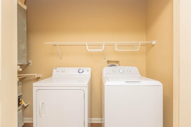 Building Photo - 11320 Greenwell Springs Rd