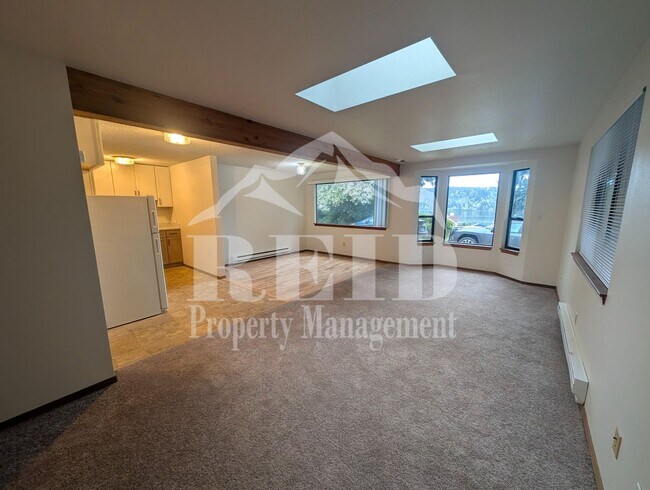 Building Photo - Illahee6056