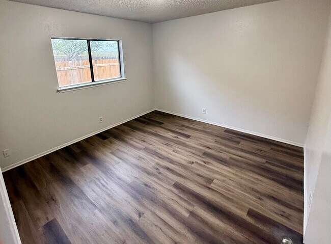 Building Photo - 8416 Dixon Rdg