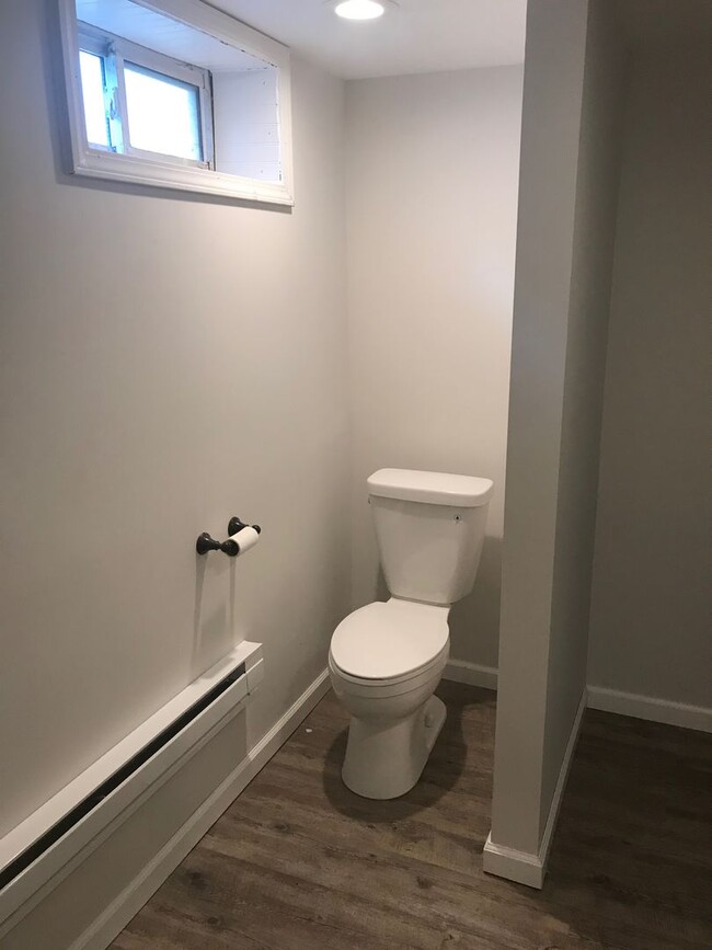 Building Photo - 2 Bedroom, 2 Bath Single Family Home in Cl...