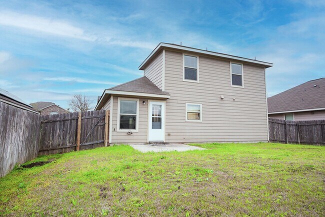 Building Photo - Beautiful 4/BR 2.5/BA Home with Incredible...