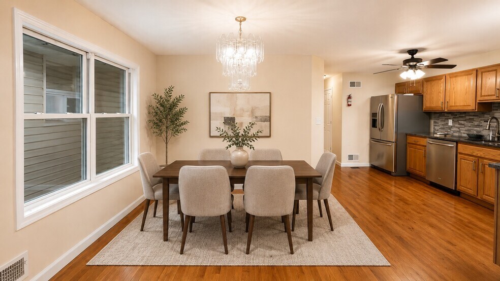 DINING AREA - VIRTUALLY STAGED - 226 Bond St