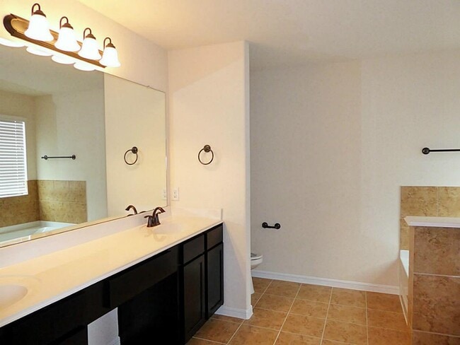 Building Photo - 16003 Thornbill Ln