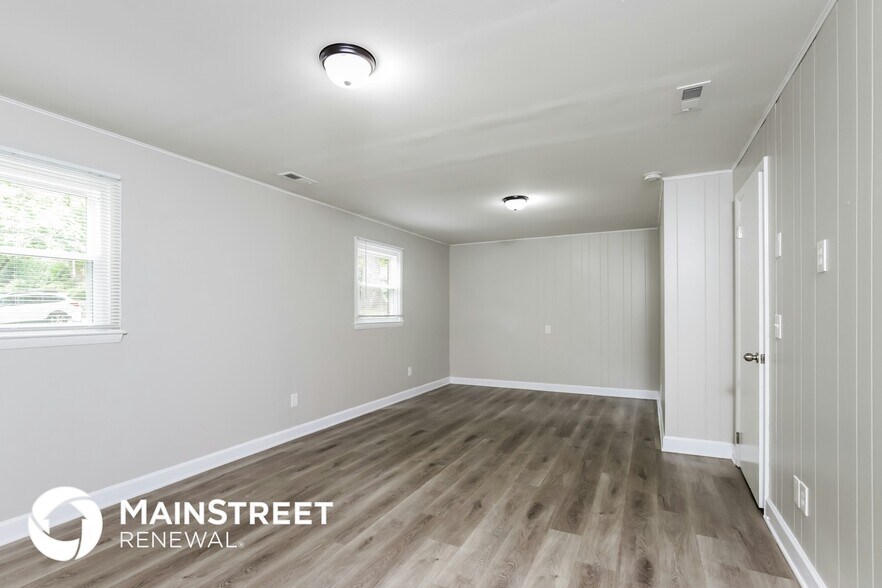 Building Photo - 307 Pendleton Dr
