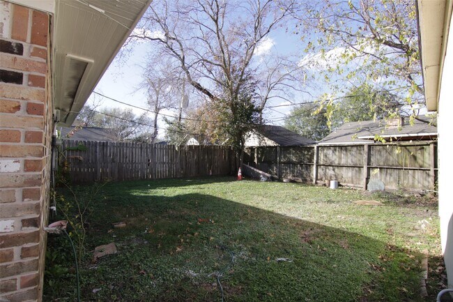 Building Photo - 11722 Sandstone St