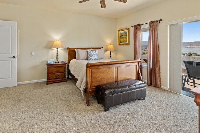 Building Photo - 23251 Sunserra Loop NW