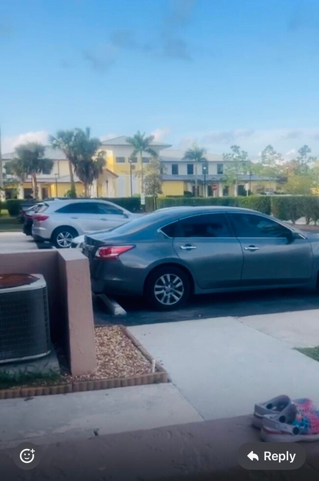 Building Photo - 139 Sparrow Dr