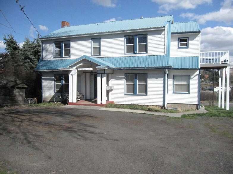 Building Photo - 220 SE Gladstone St